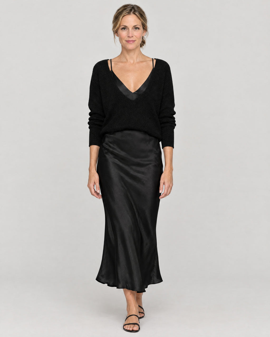 Satin Midikleid mit Pullover Schwarz – Vorderansicht