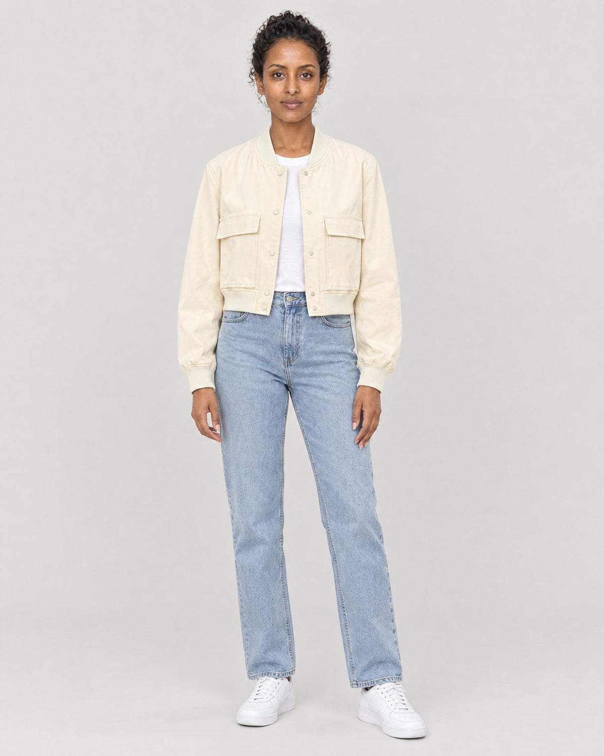 Bomberjacke Creme – Vorderansicht