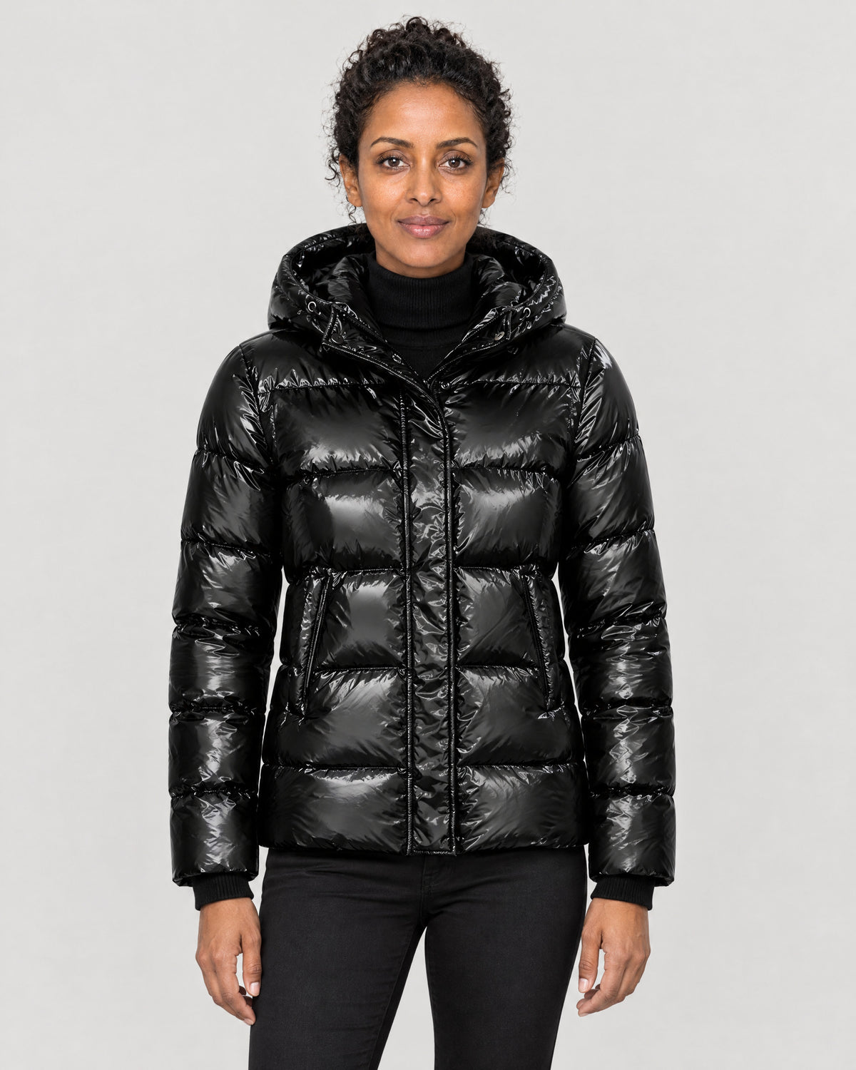 Glanz-Pufferjacke Damen Schwarz – Vorderansicht