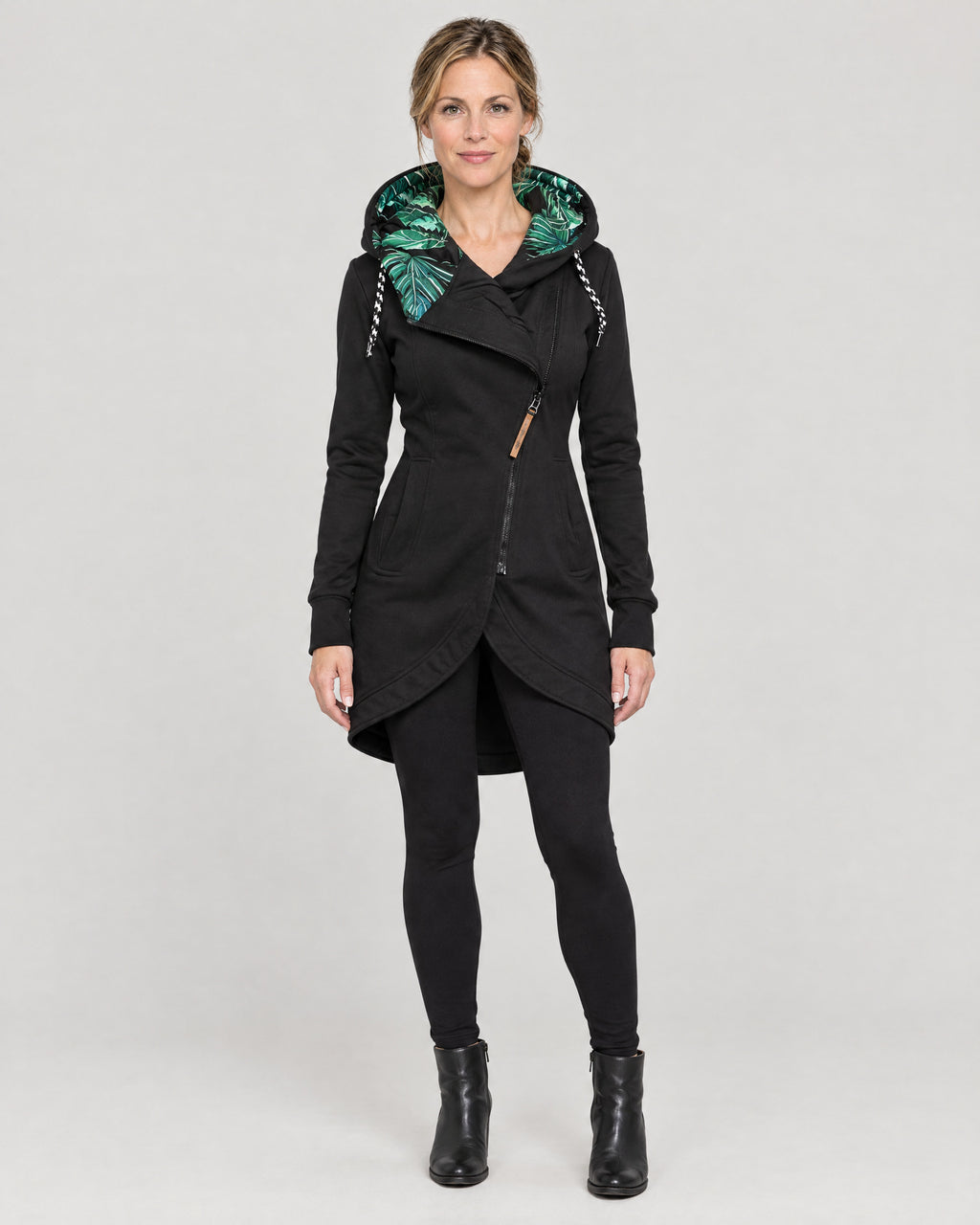 Sweatjacke Schwarz – Vorderansicht