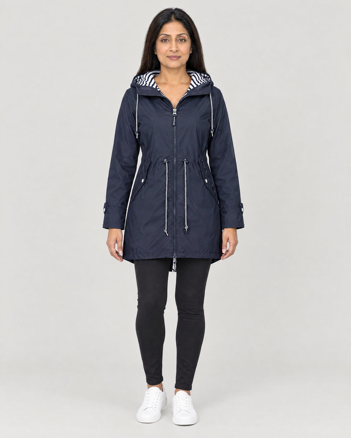 Regenparka Marineblau – Vorderansicht