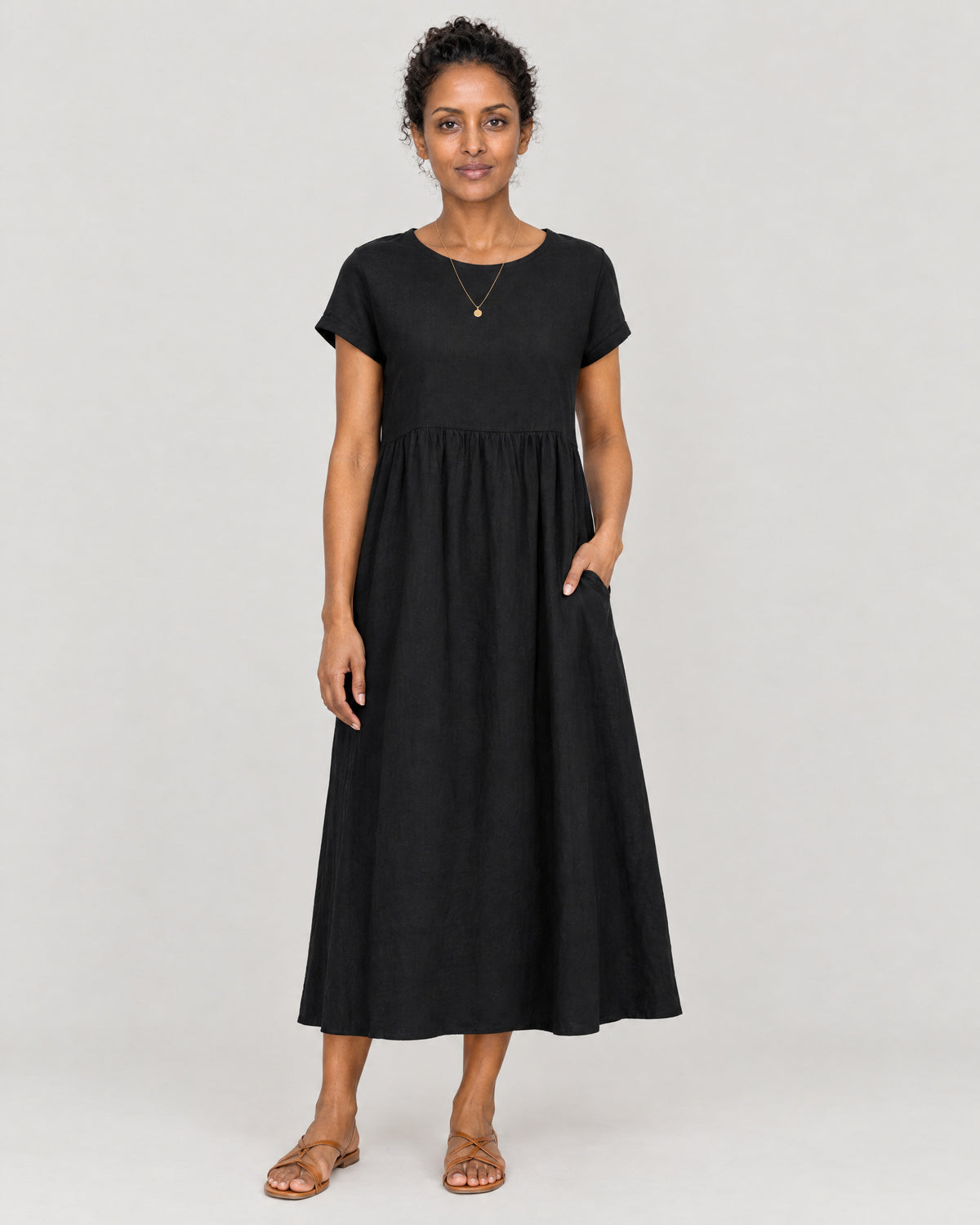 Midikleid mit Taschen Schwarz – Vorderansicht