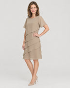 Chiffon Stufenkleid – Dreiviertelansicht