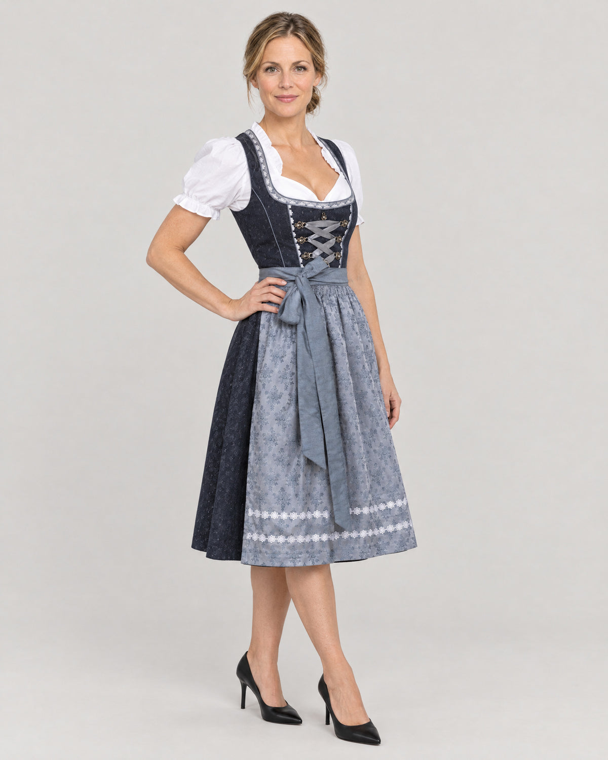 Dirndl – Dreiviertelansicht