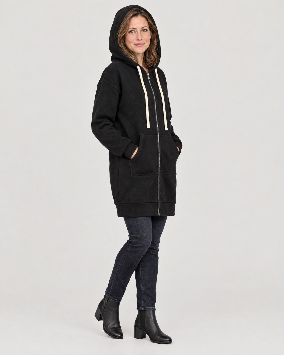 Lange Sweatjacke – mit Kapuze