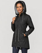 Regenjacke – mit Kapuze