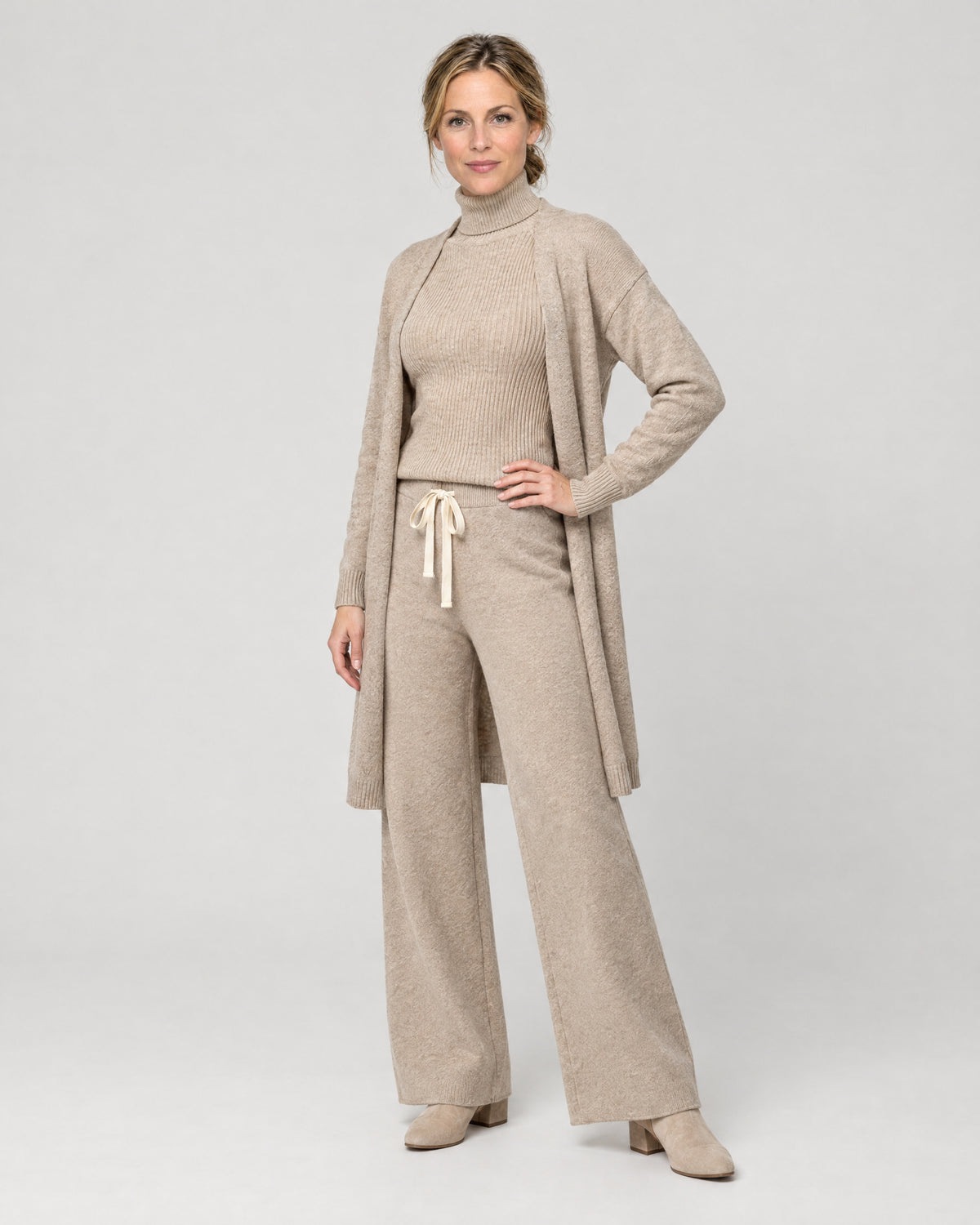 Dreiteiliges Strickset – Dreiviertelansicht