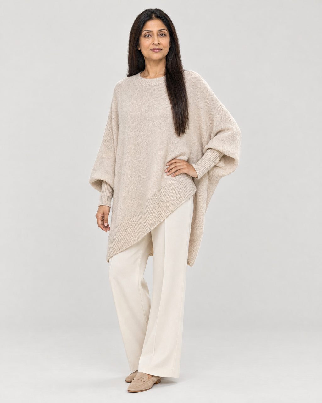 Strickponcho – Dreiviertelansicht