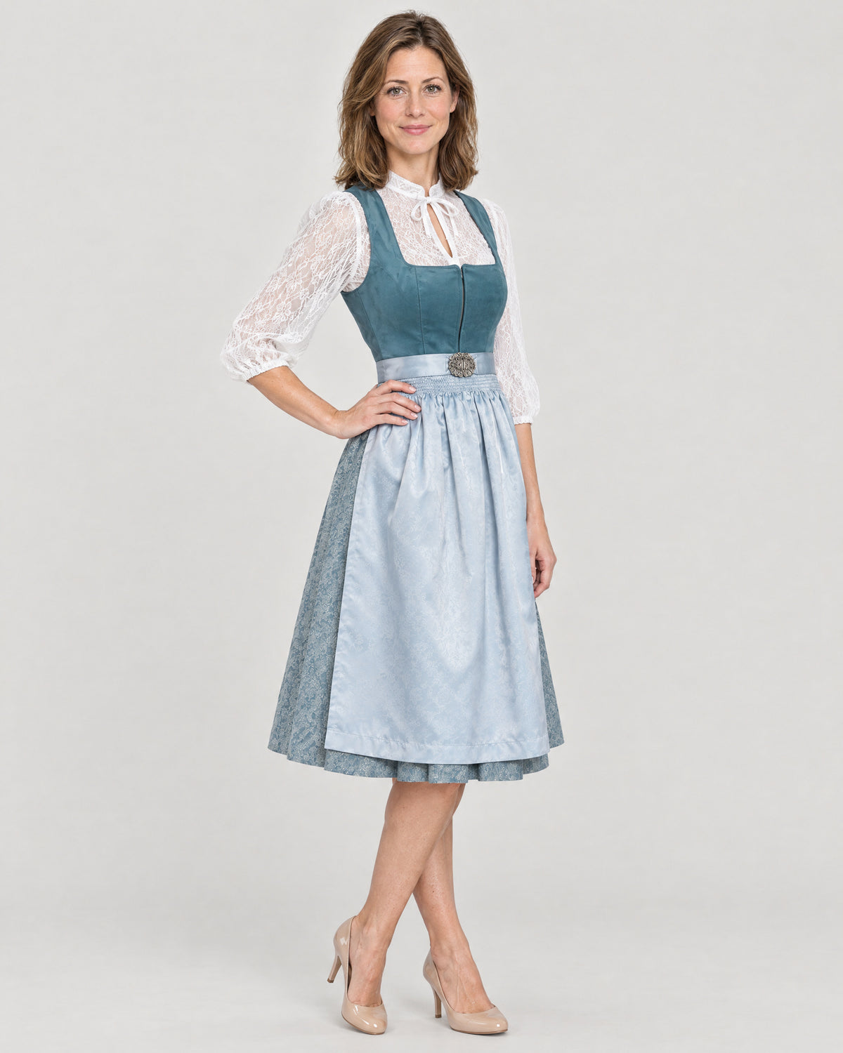 Dirndl Set – Dreiviertelansicht