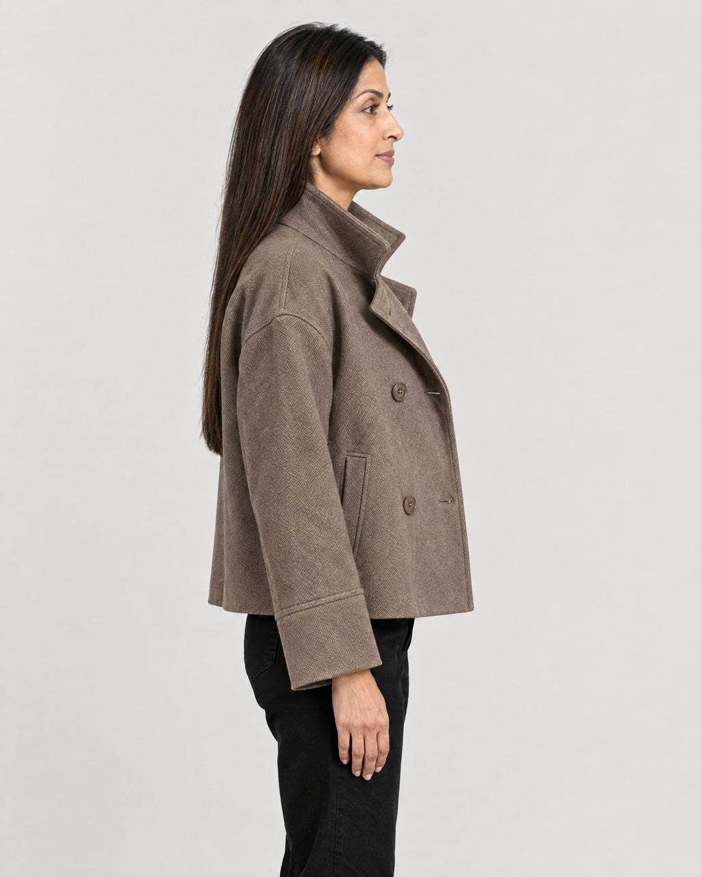 Kurze Wolljacke – Seitenansicht