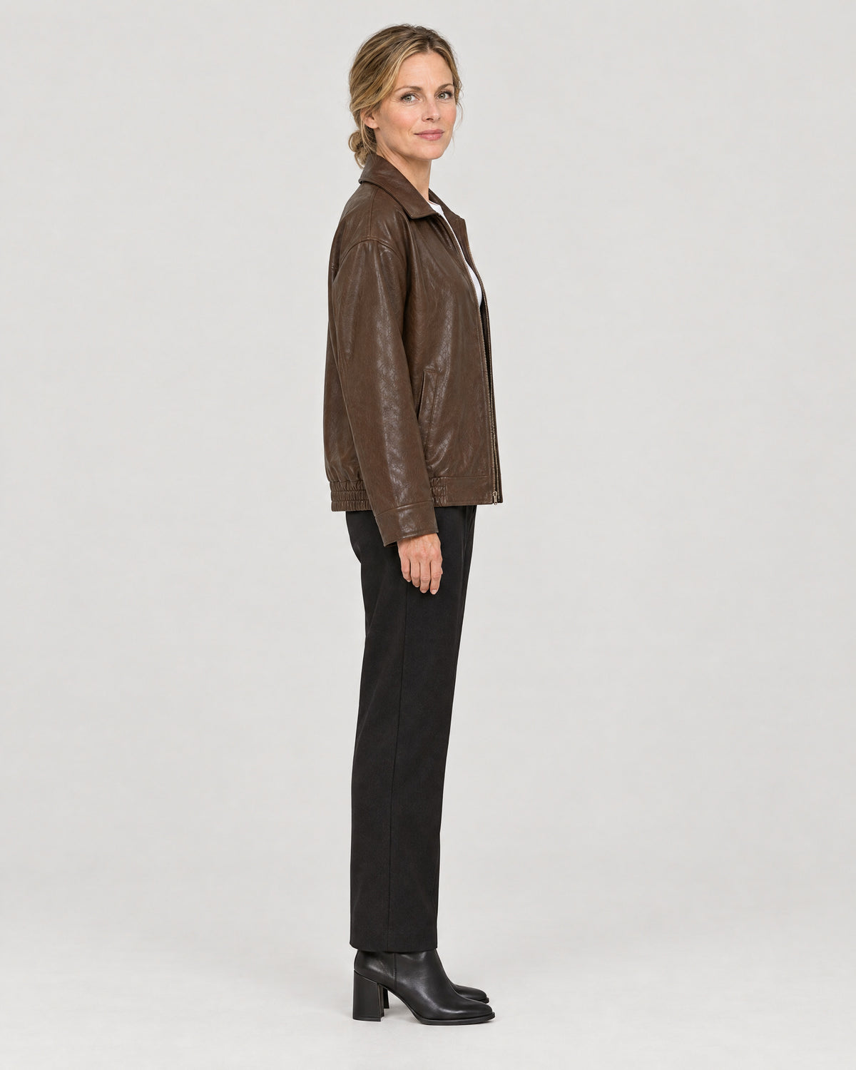 Kunstlederjacke – Seitenansicht