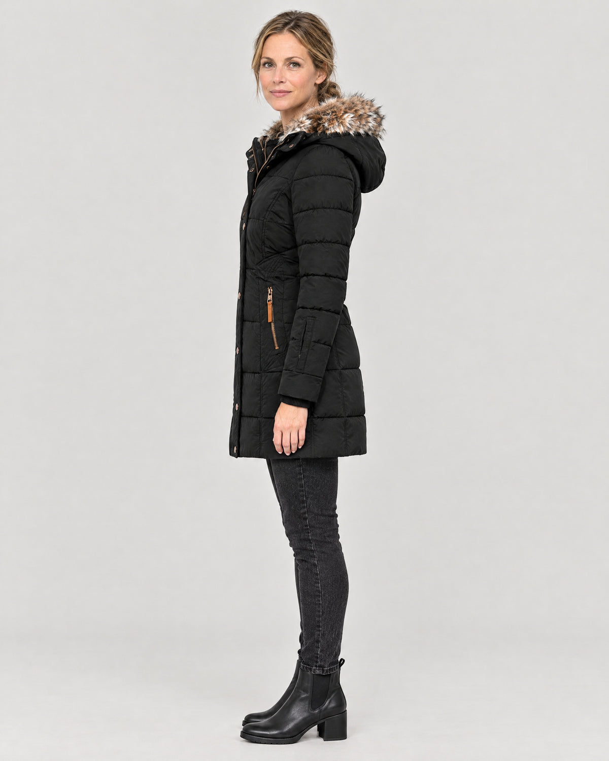 Winterjacke Damen Schwarz – Seitenansicht