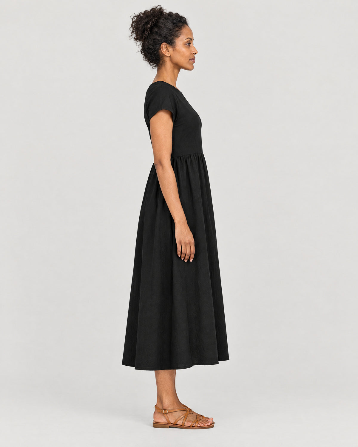 Midikleid – Seitenansicht