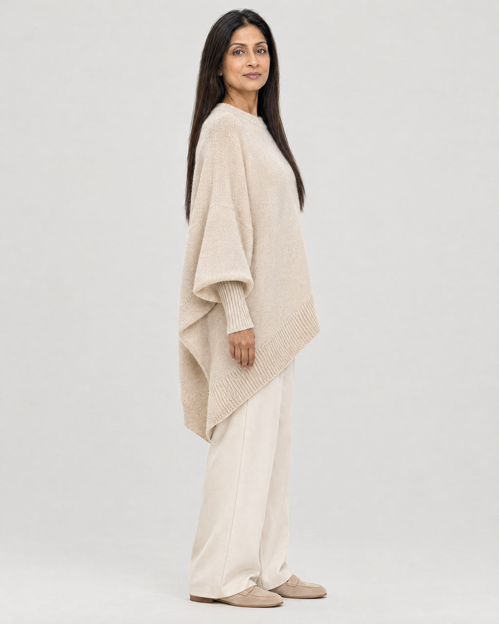Strickponcho – Seitenansicht