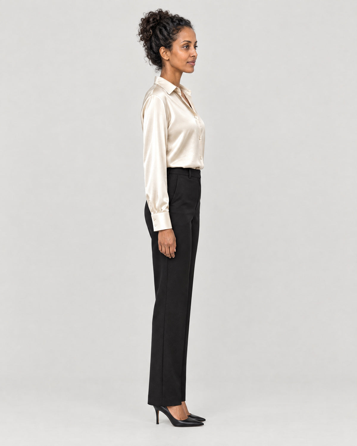 Satinbluse – Seitenansicht