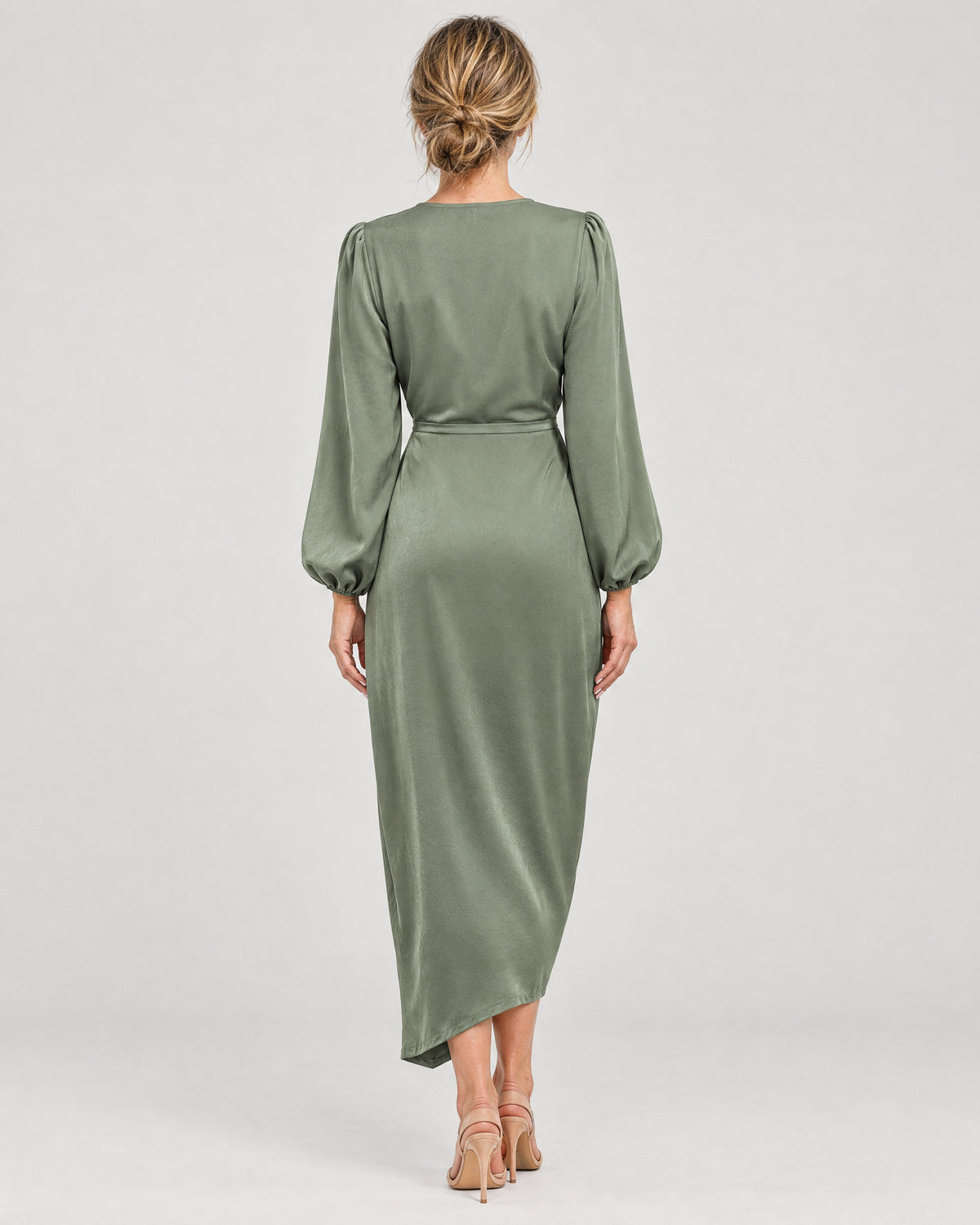 Wickelkleid Salbeigrün – Rückansicht