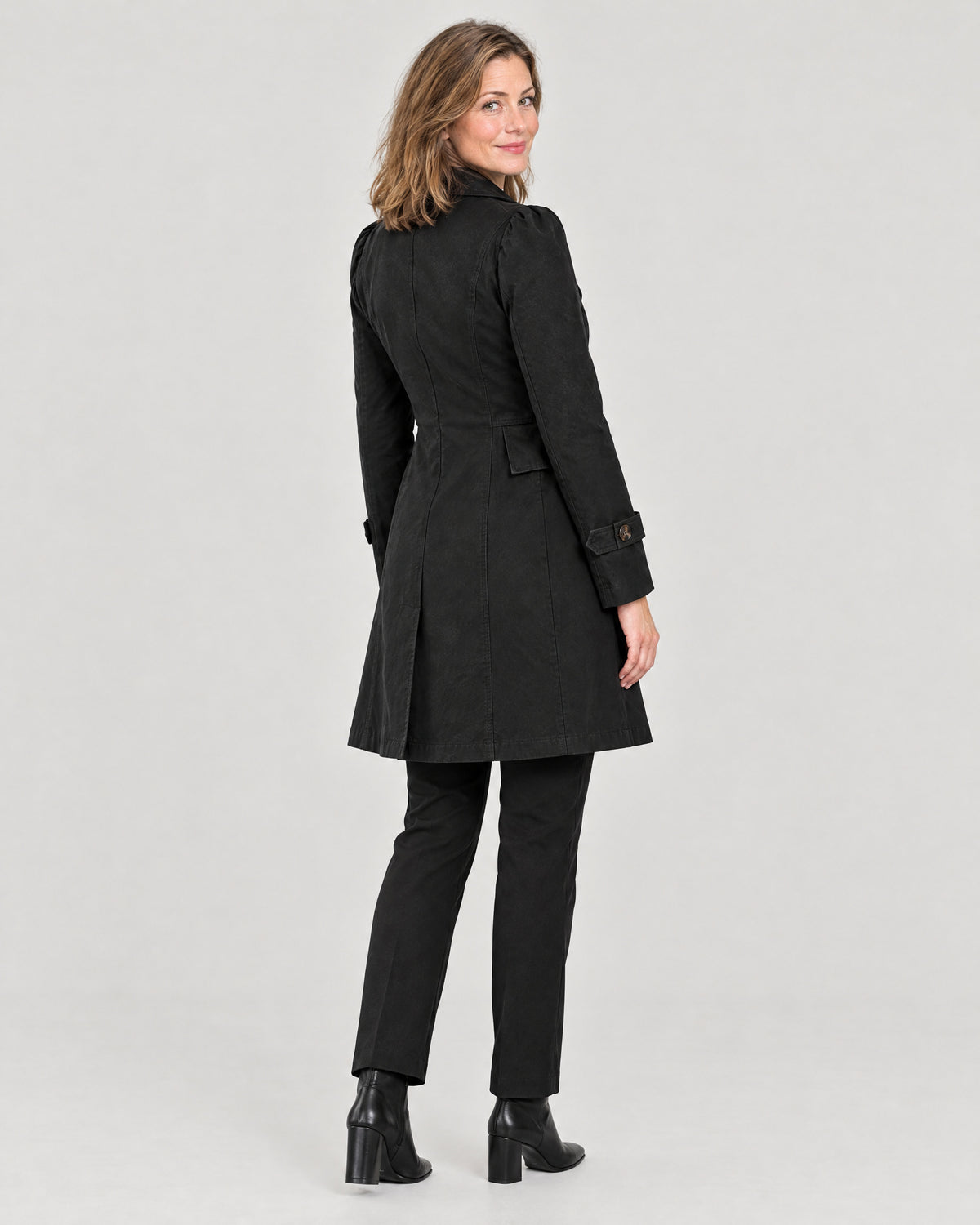 Trenchcoat Damen Schwarz – Rückansicht