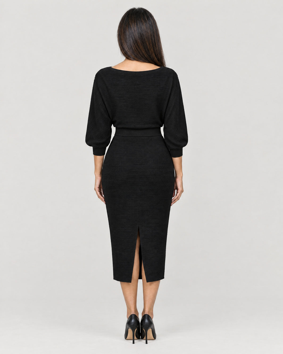 Strick-Midikleid Damen Schwarz – Rückansicht mit Gehschlitz