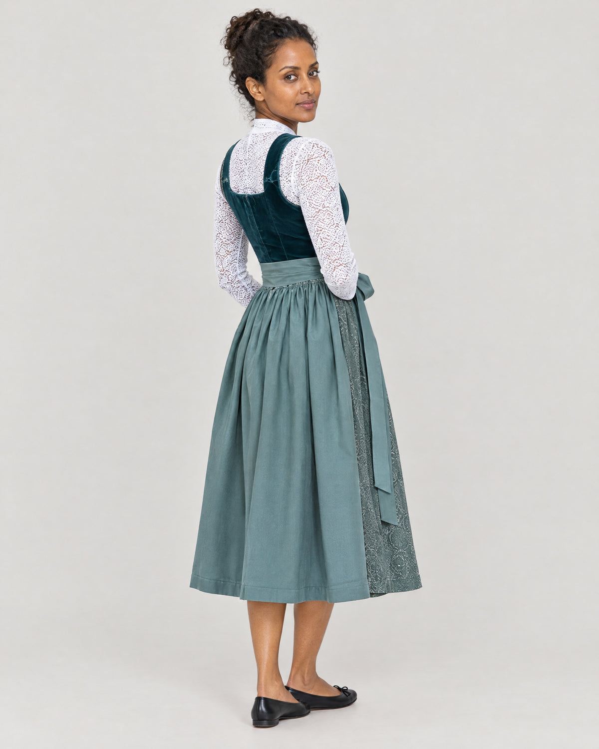 Midi Dirndl – Rückansicht