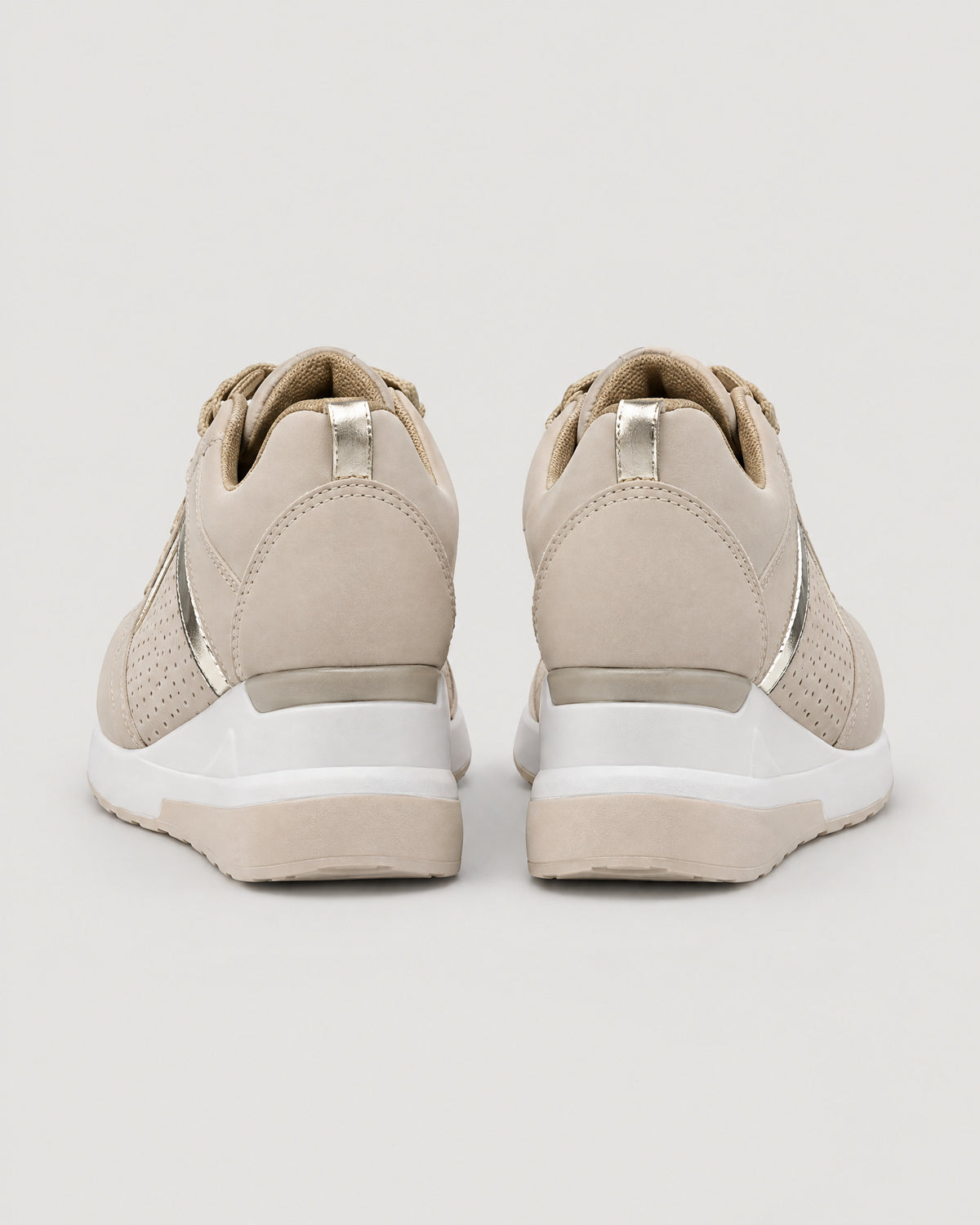 Keil-Sneaker – Rückansicht
