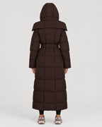 Langer Steppmantel Damen Dunkelbraun – Rückansicht mit Kapuze