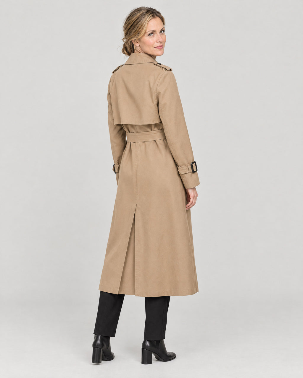 Trenchcoat – Rückansicht