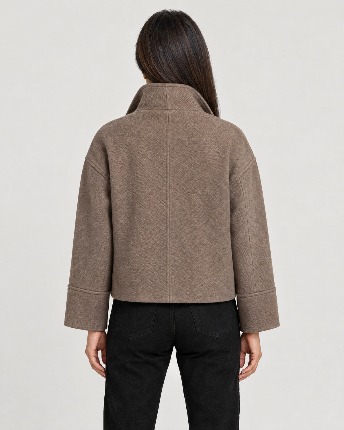 Kurze Wolljacke – Rückansicht