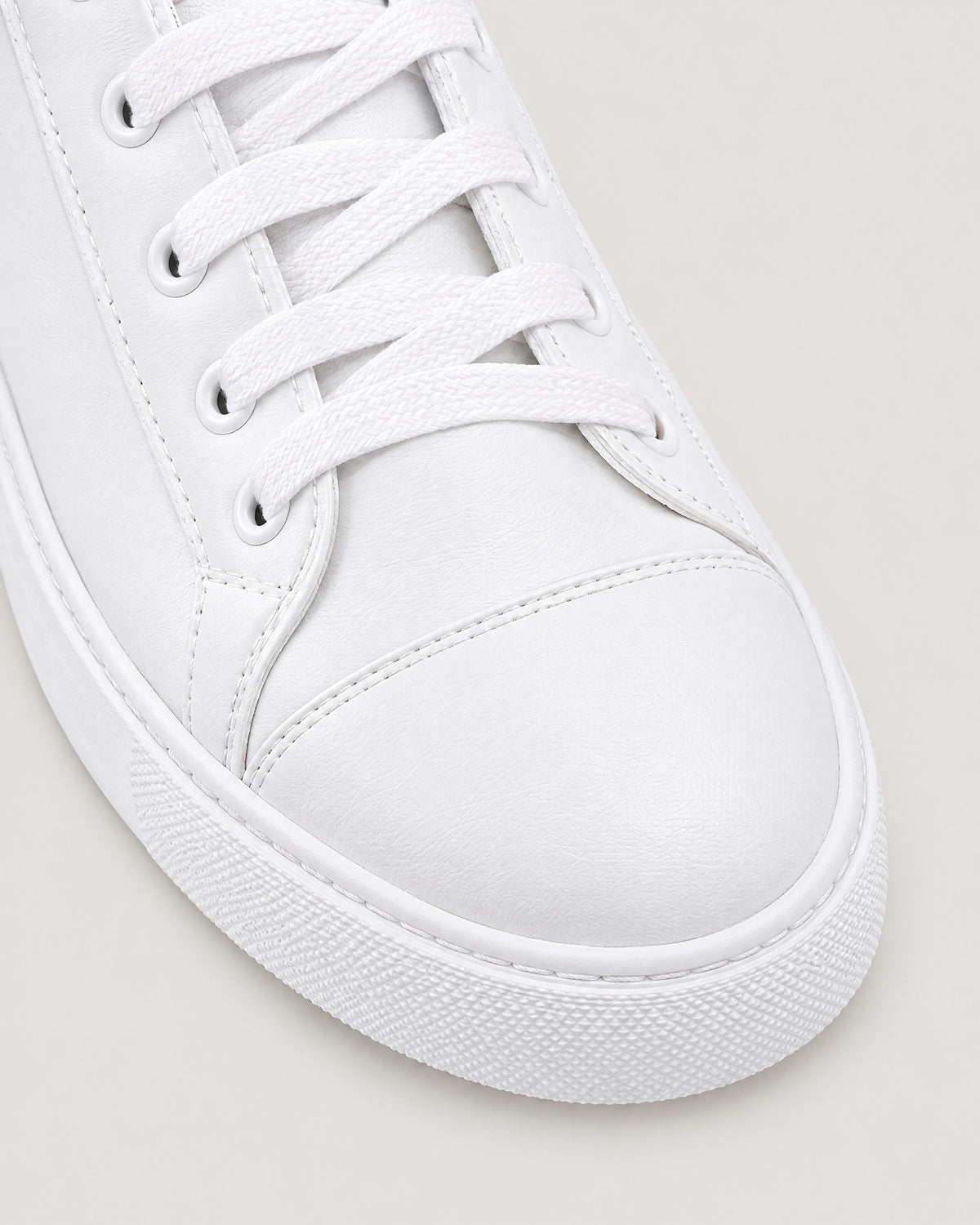 Slip-on Sneaker Damen Weiß – Detail Schnürung