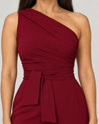 Jumpsuit – Detail Ausschnitt und Gürtel