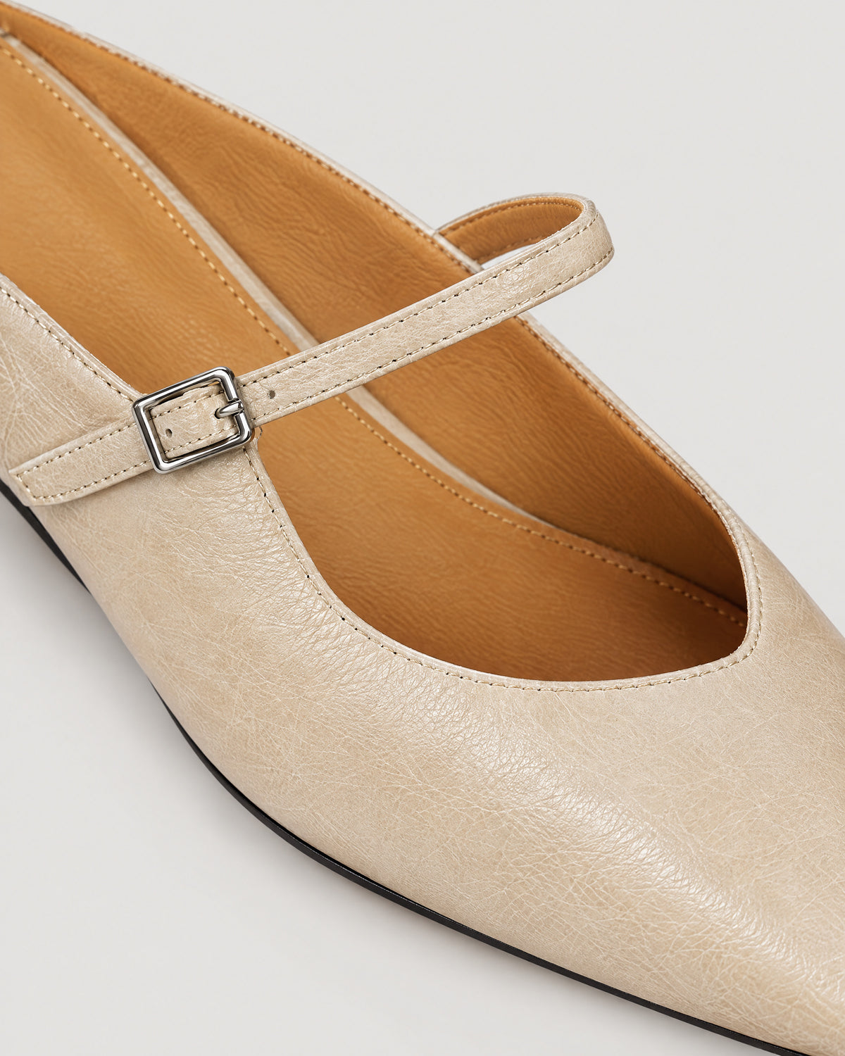 Mary Jane Mules – Detail Riemchen