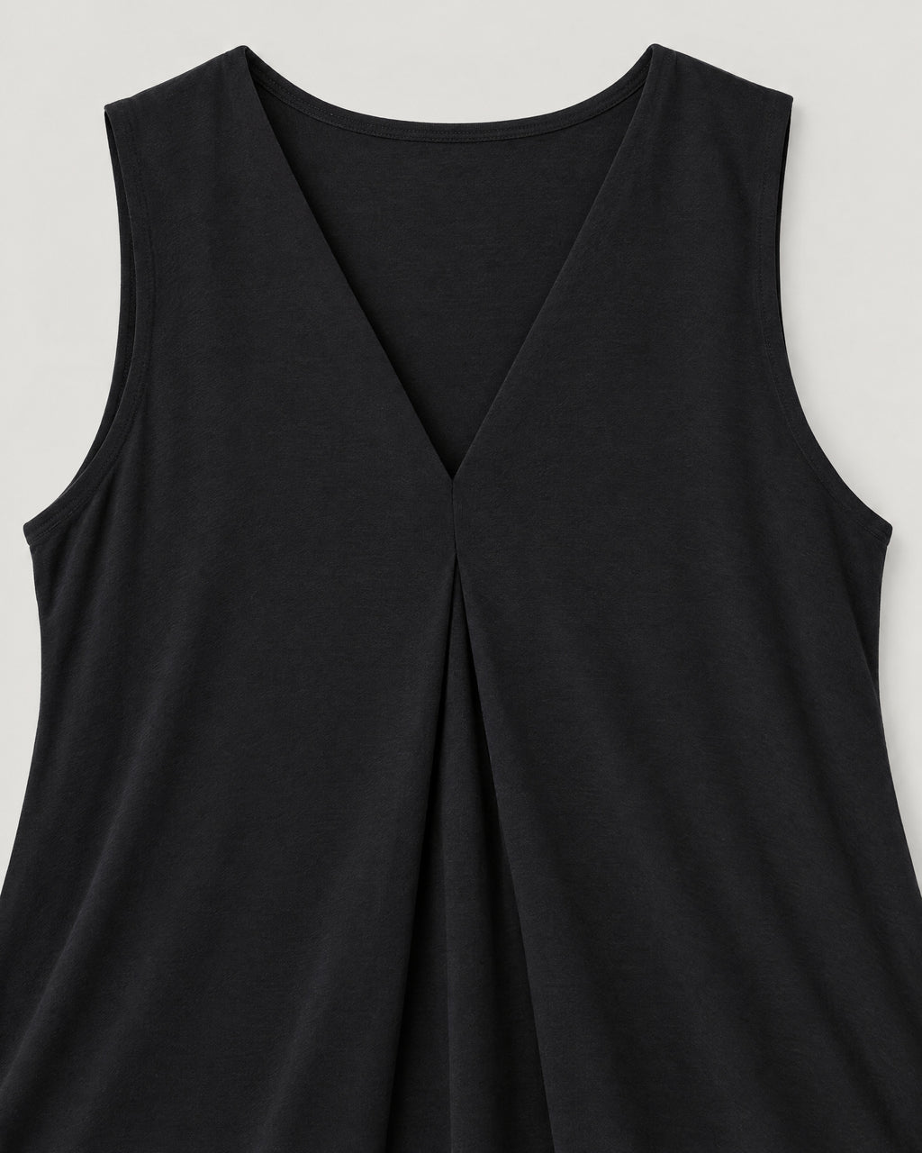 Maxikleid – Detail V-Ausschnitt