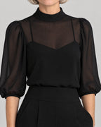 Dreiteiliges Set – Detail Stehkragen und Chiffon