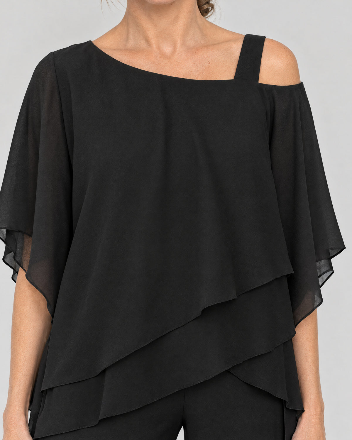 Cold-Shoulder Zweiteiler – Detail Chiffon-Lagen