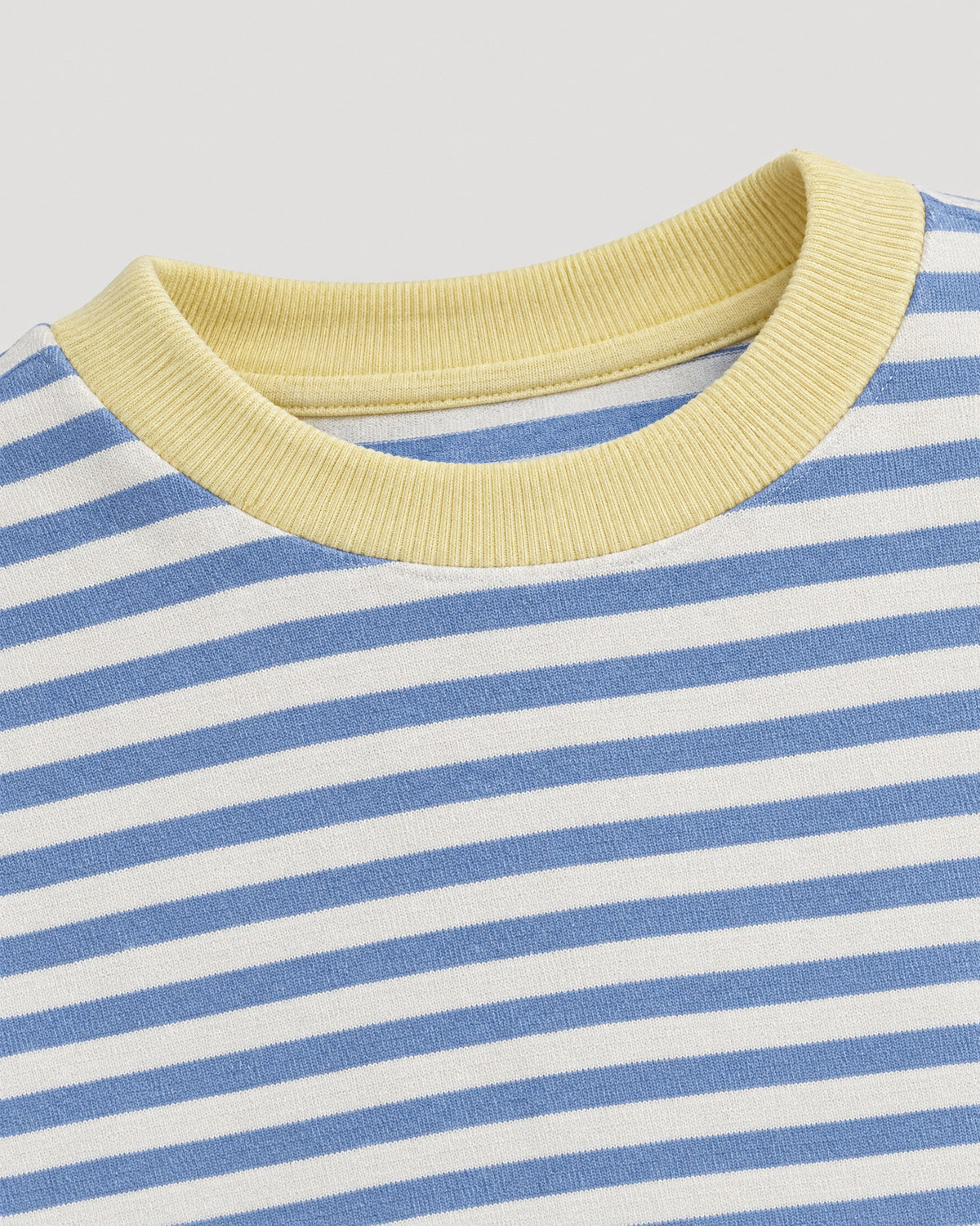 Gestreiftes Sweatshirt – Detail Bündchen