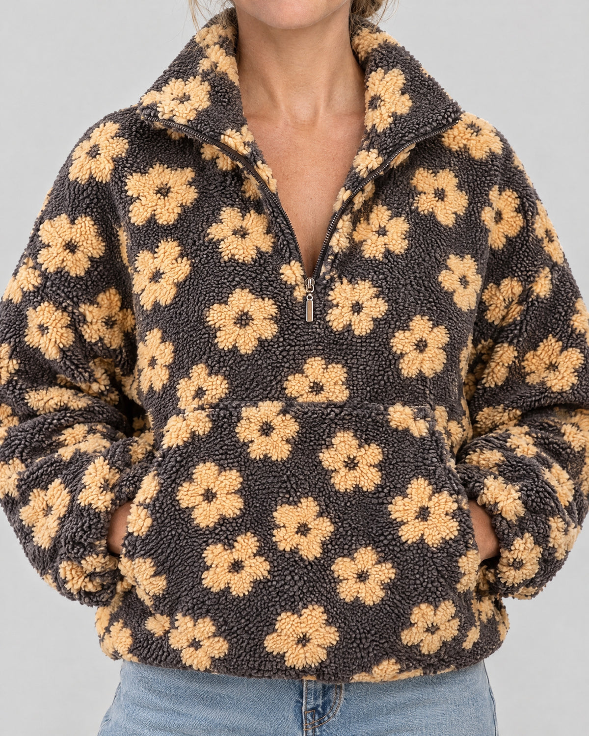 Teddyfleece-Pullover – Detail Teddyfleece und Reißverschluss