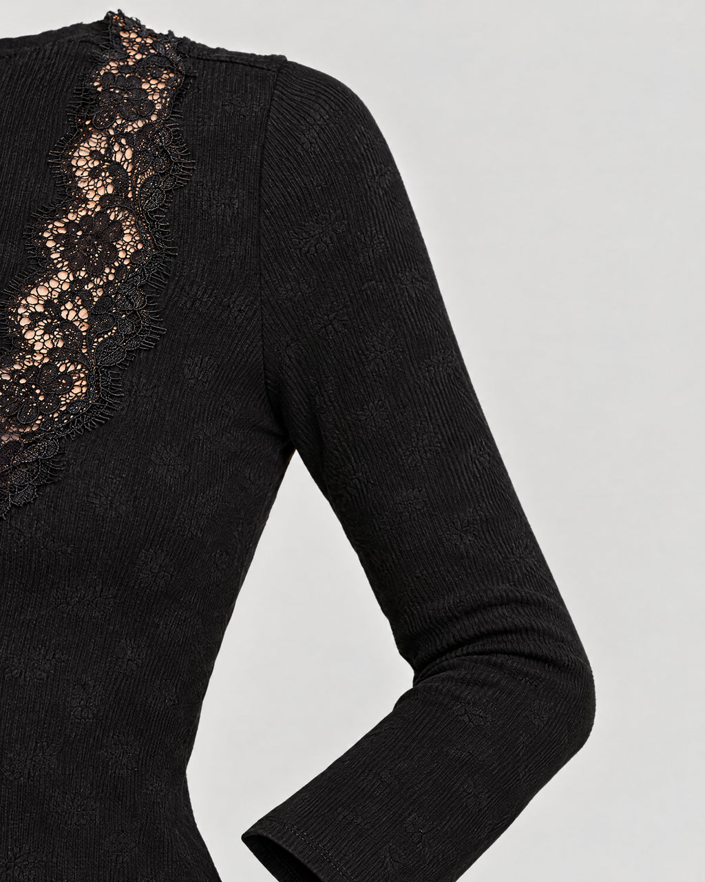 Top – Detail Spitze und Halsband