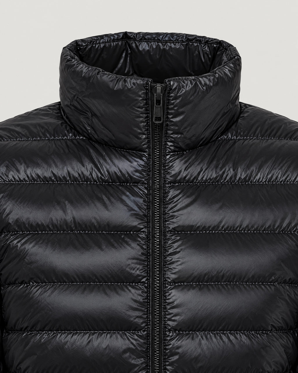 Ultraleichte Daunenjacke – Detail Stehkragen