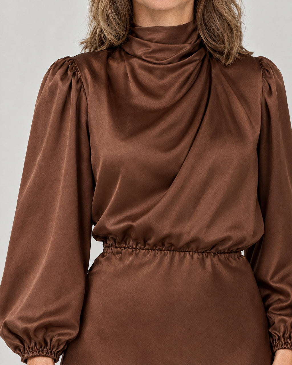 Midikleid – Detail Kragen und Puffärmel