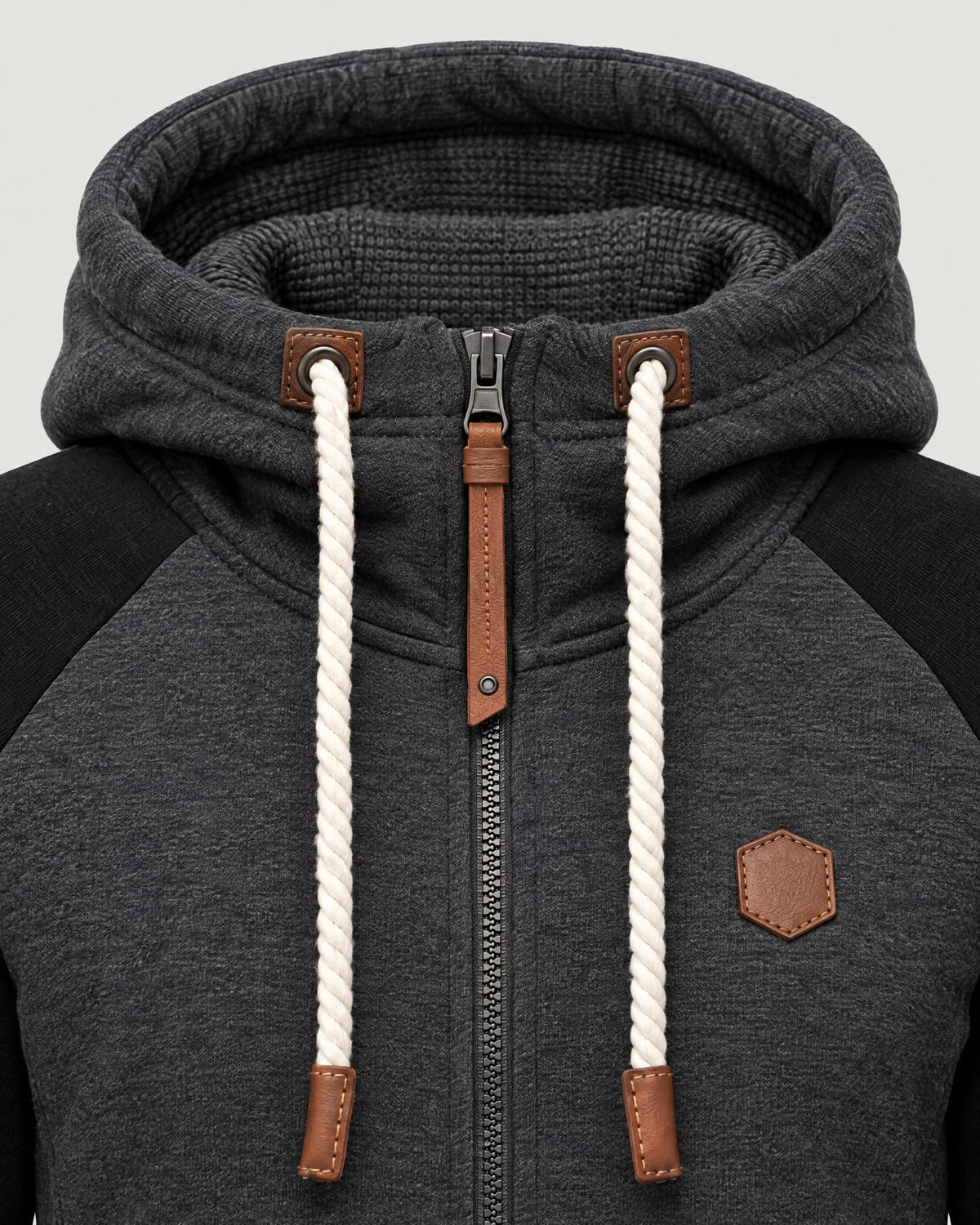 Sweatjacke – Detail Kordeln