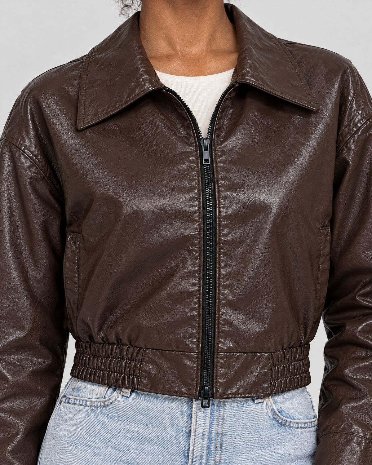 Bomberjacke – Detail Reverskragen und Saum