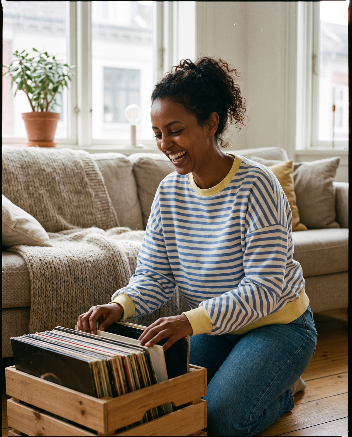 Gestreiftes Sweatshirt – zu Hause