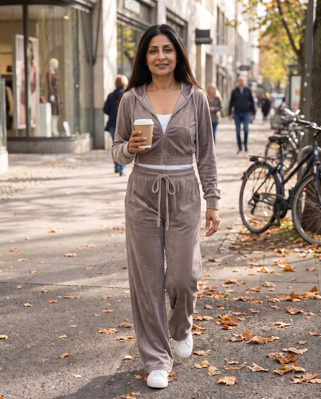 Samt Zweiteiler – in der Stadt