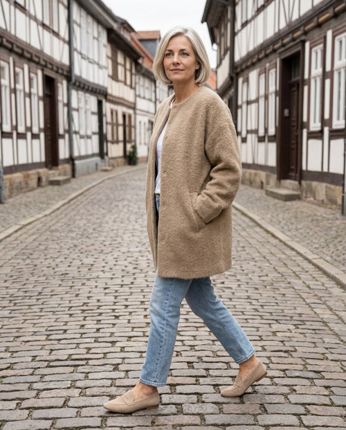 Bouclé Mantel – in der Altstadt
