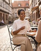 Stehkragen Bluse Damen Weiß – im Straßencafé
