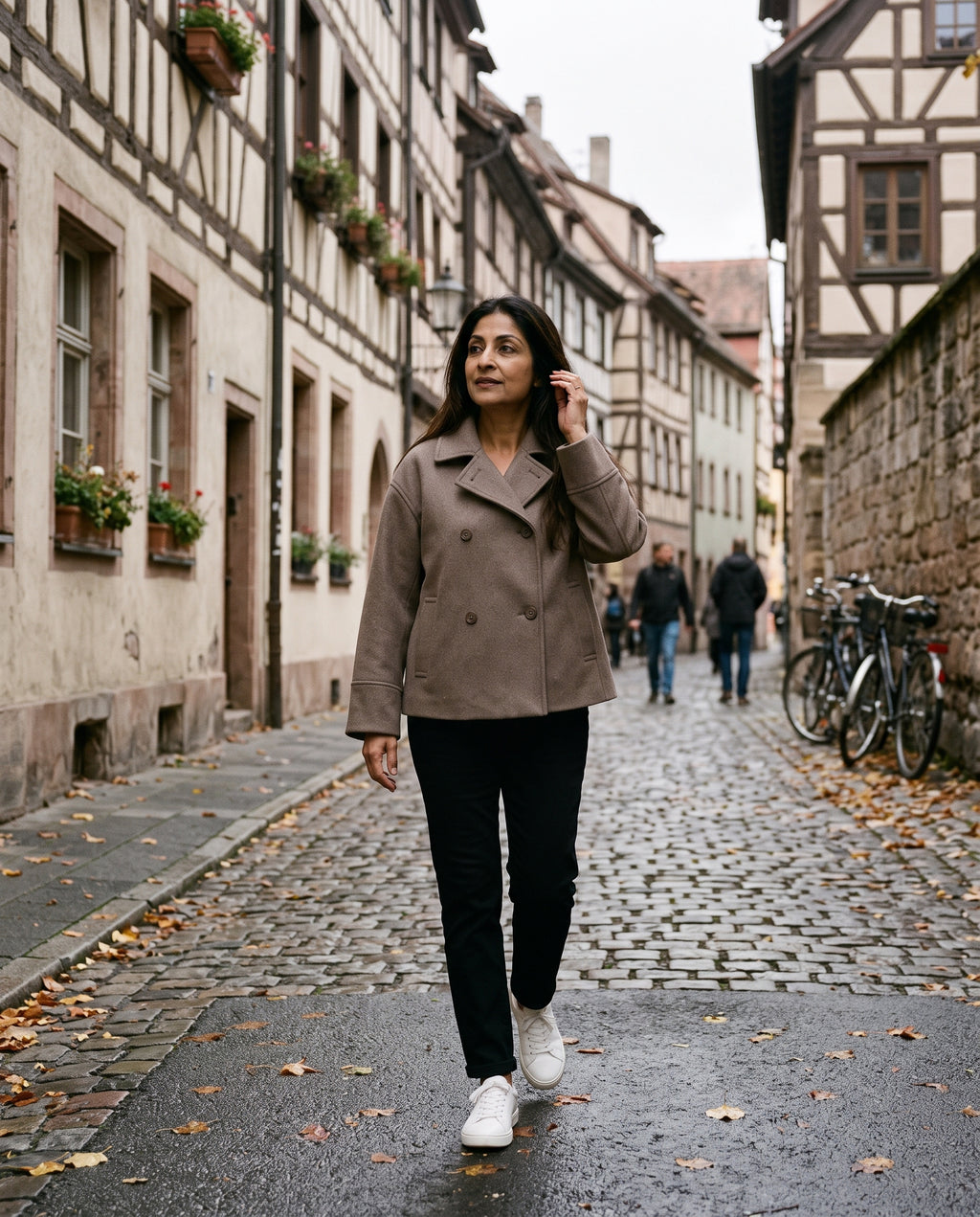 Kurze Wolljacke – in der Altstadt