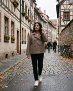 Kurze Wolljacke – in der Altstadt