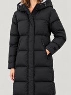 Langer Parka Damen Schwarz – Detail Kapuze und Tasche