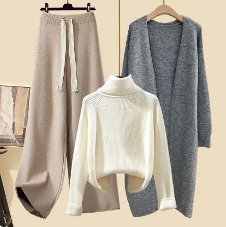 Dreiteiliges Strickset Weiß-Grau