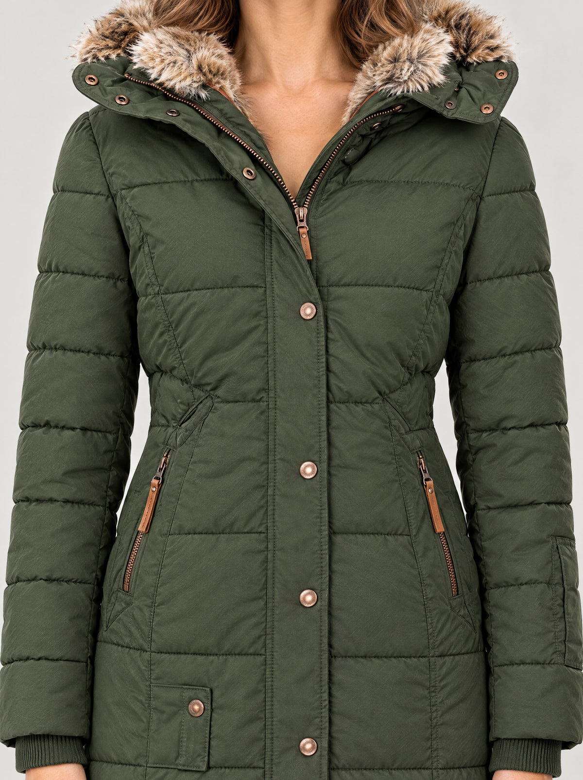 Winterjacke Damen Grün – Detail Kapuze mit Kunstfell und Reißverschluss