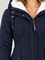 Wintermantel Damen Marineblau – Detail Plissee und Teddyfutter